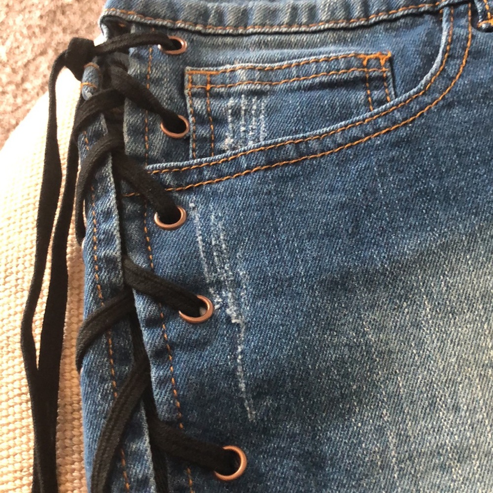 VIP JEANS Shorts - Picture 2 of 8